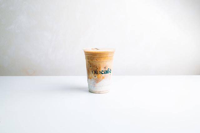 ilustrasi dirty latte (unsplash.com/Fotografía de Alimentos)