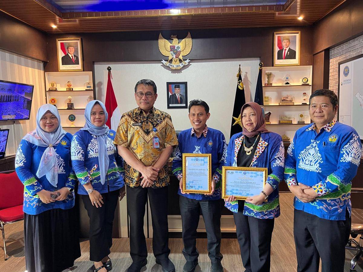 Universitas Lampung (Unila) mendapat penghargaan dari Badan Narkotika Nasional Provinsi (BNNP) Lampung (Dok/Humas Unila)