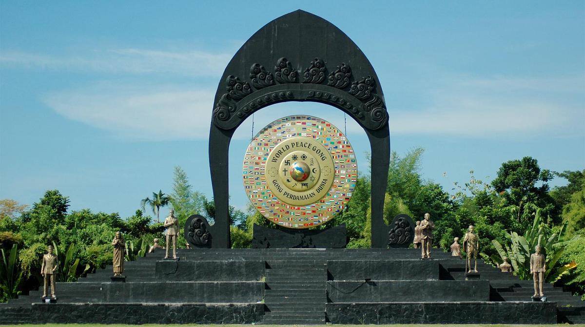 Gong Perdamaian Kertalangu Bali