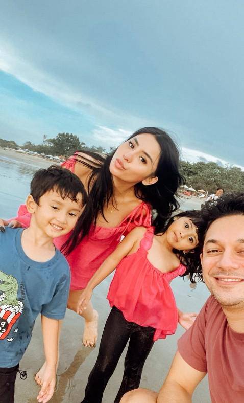 Andrew Andhika dan kekasih (Instagram.com/andrewandika)
