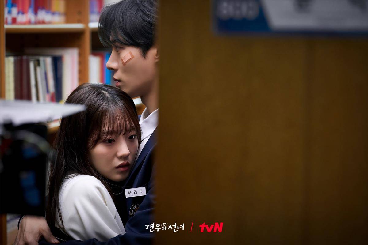 still cut Drama Korea Head Over Heels (twitter.com/@CJnDrama)
