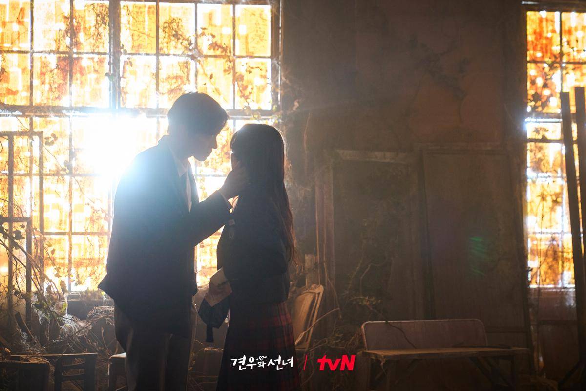 still cut Drama Korea Head Over Heels (twitter.com/@CJnDrama)