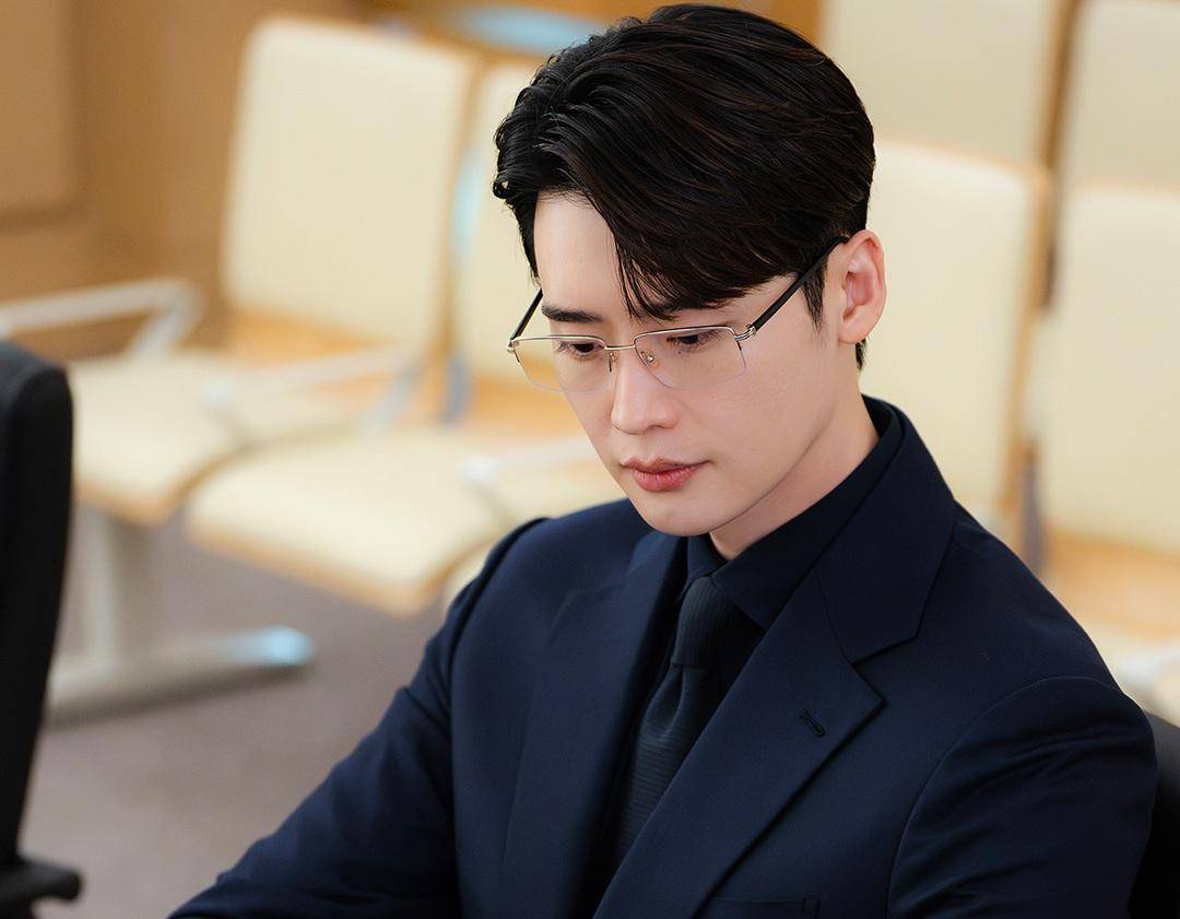 still cut drama Korea Law and the City (instagram.com/tvn_drama)