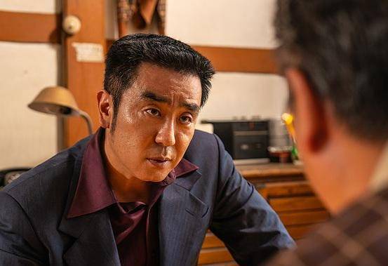 still cut drama Korea Low Life (instagram.com/disneypluskr)