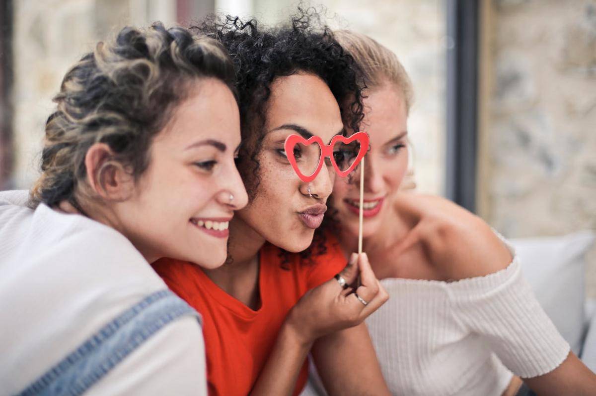 Ilustrasi hangout (pexels.com/Adrienn)