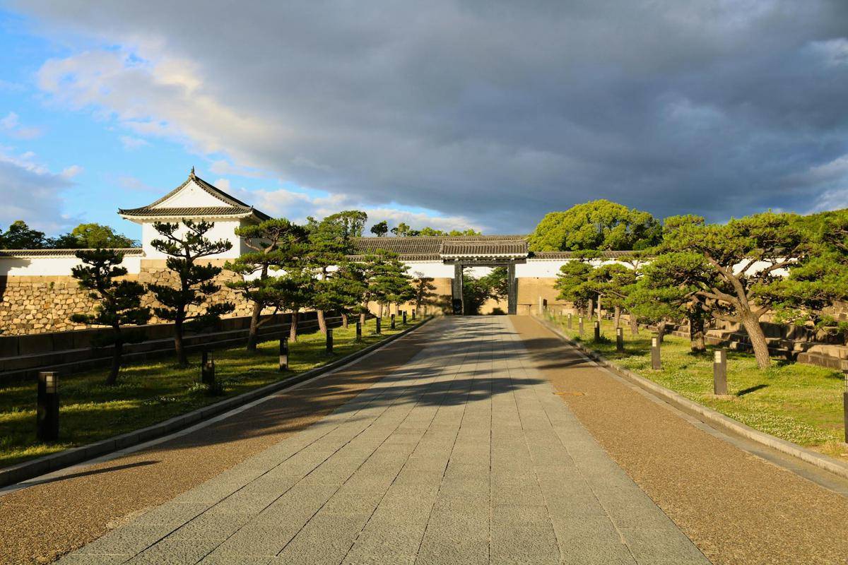 ilustrasi taman Osaka Castle (pexels.com/Bruna Santos)