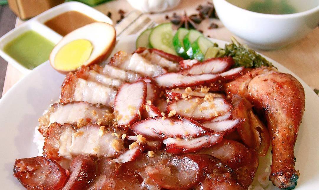 menu nasi campur Akwang (instagram.com/nasiakwang)