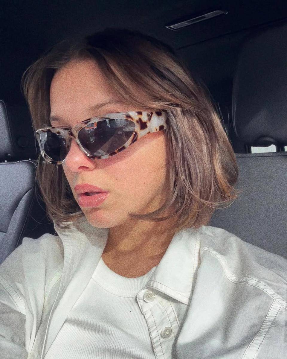 Inspirasi hairstyle ala Millie Bobby Brown (instagram.com/milliebobbybrown)