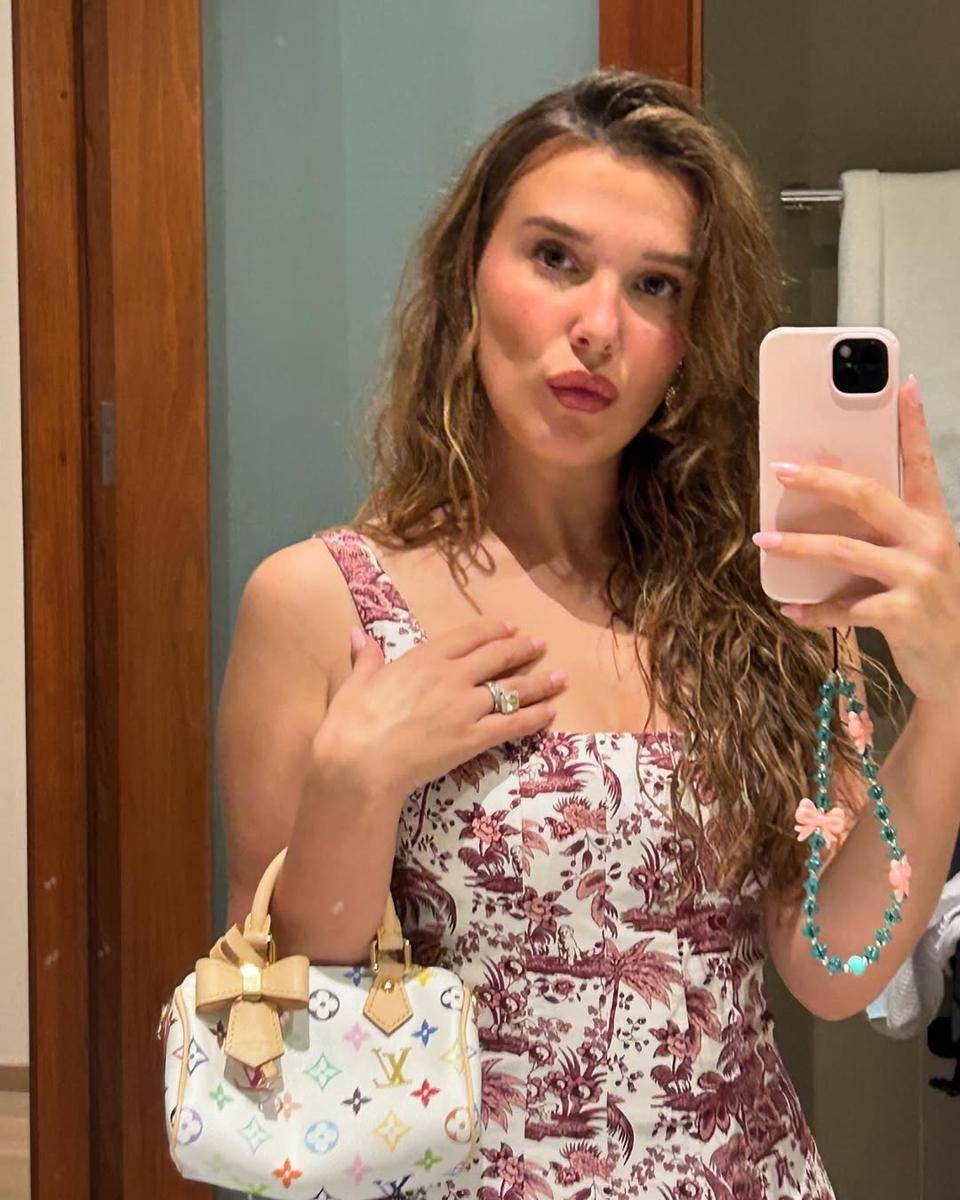 Inspirasi hairstyle ala Millie Bobby Brown (instagram.com/milliebobbybrown)