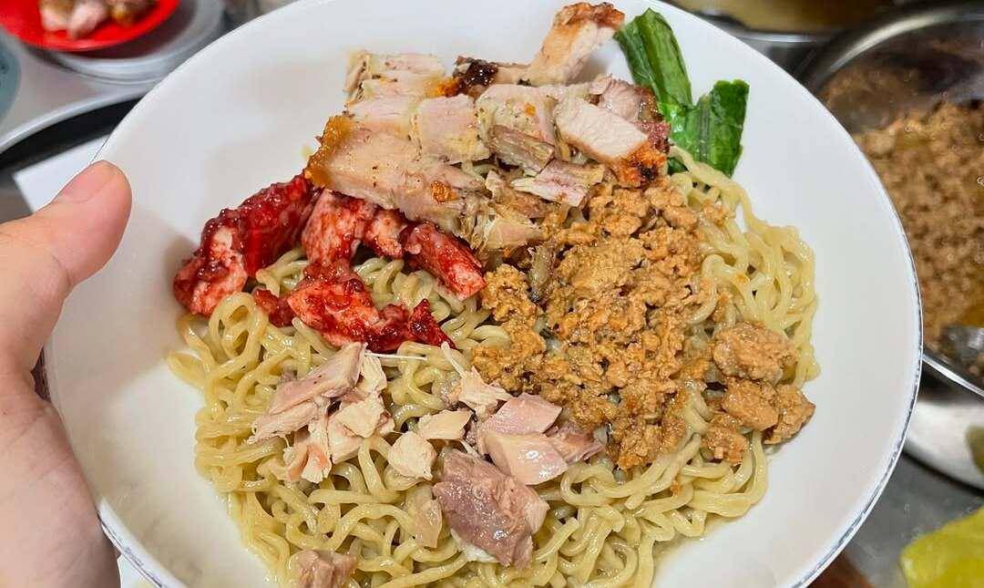 menu mie Bakmi Atham (instagram.com/bakmiatham)