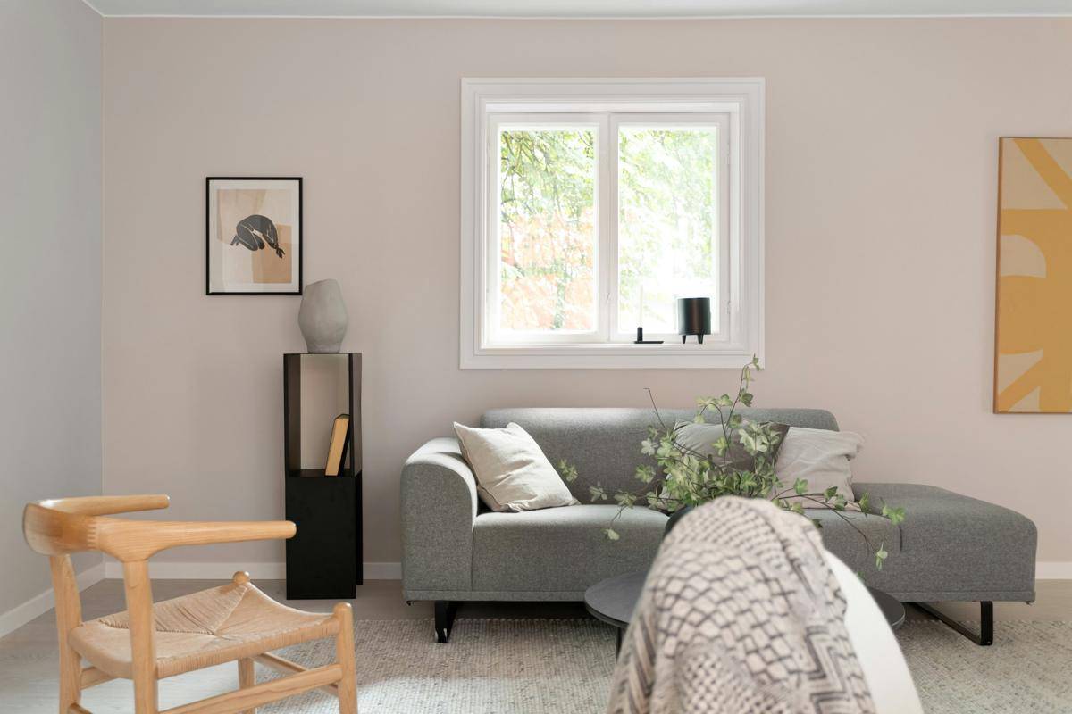 cat warna pastel untuk ruang tamu (unsplash.com/Alex Tyson)