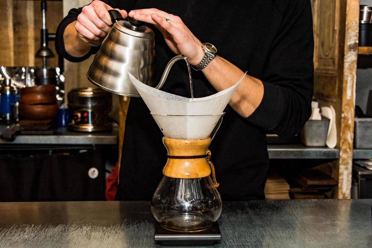 Penyeduhan kopi (vecteezy.com/Ковальов Сергій)