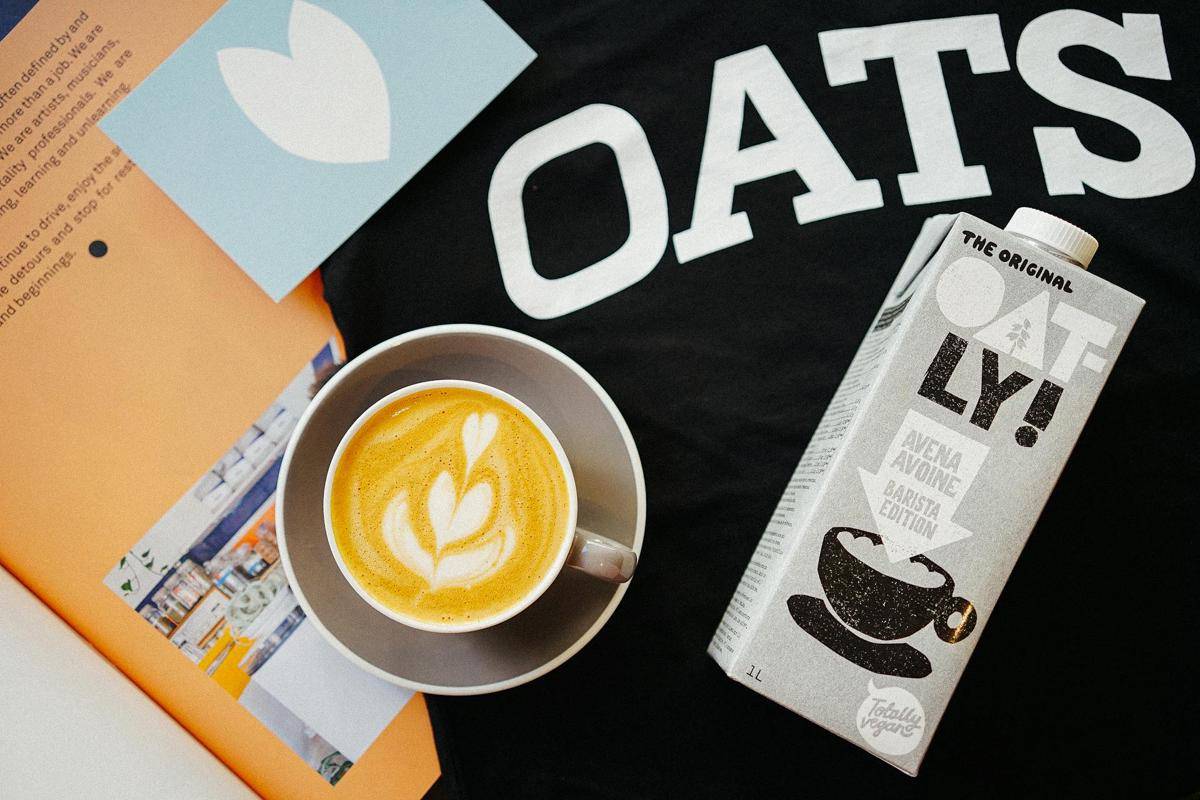 ilustrasi oatmilk (pexels.com/Dasha Klimova)