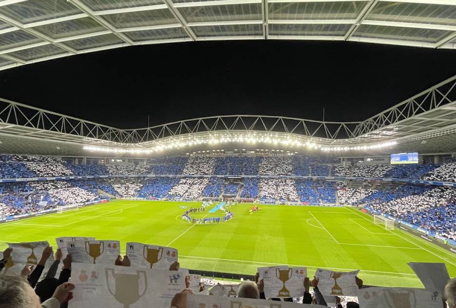 ilustrasi stadion Real Sociedad, Reale Arena (commons.wikimedia.org/Srchocolat)