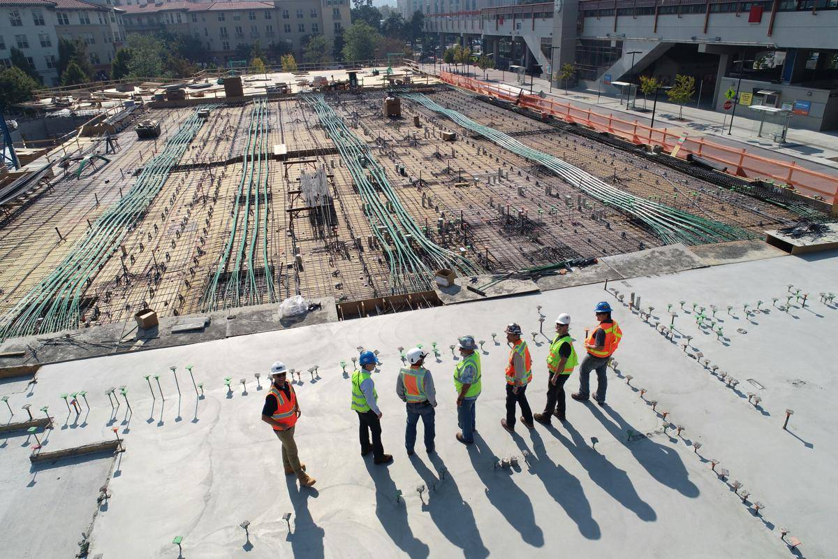 Ilustrasi pembangunan infrastruktur (unplash.com/Scott Blake)