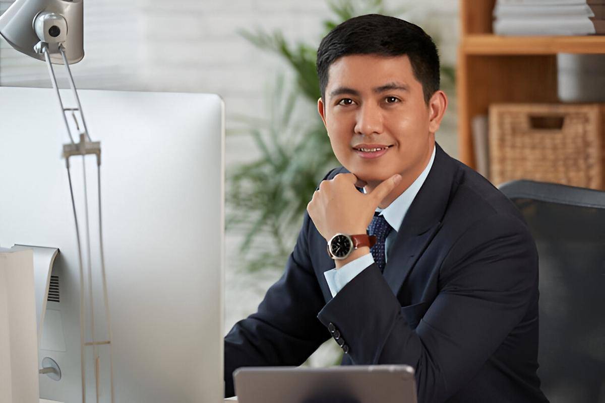 ilustrasi pria yang bekerja sebagai konsultan (freepik.com/pressfoto)