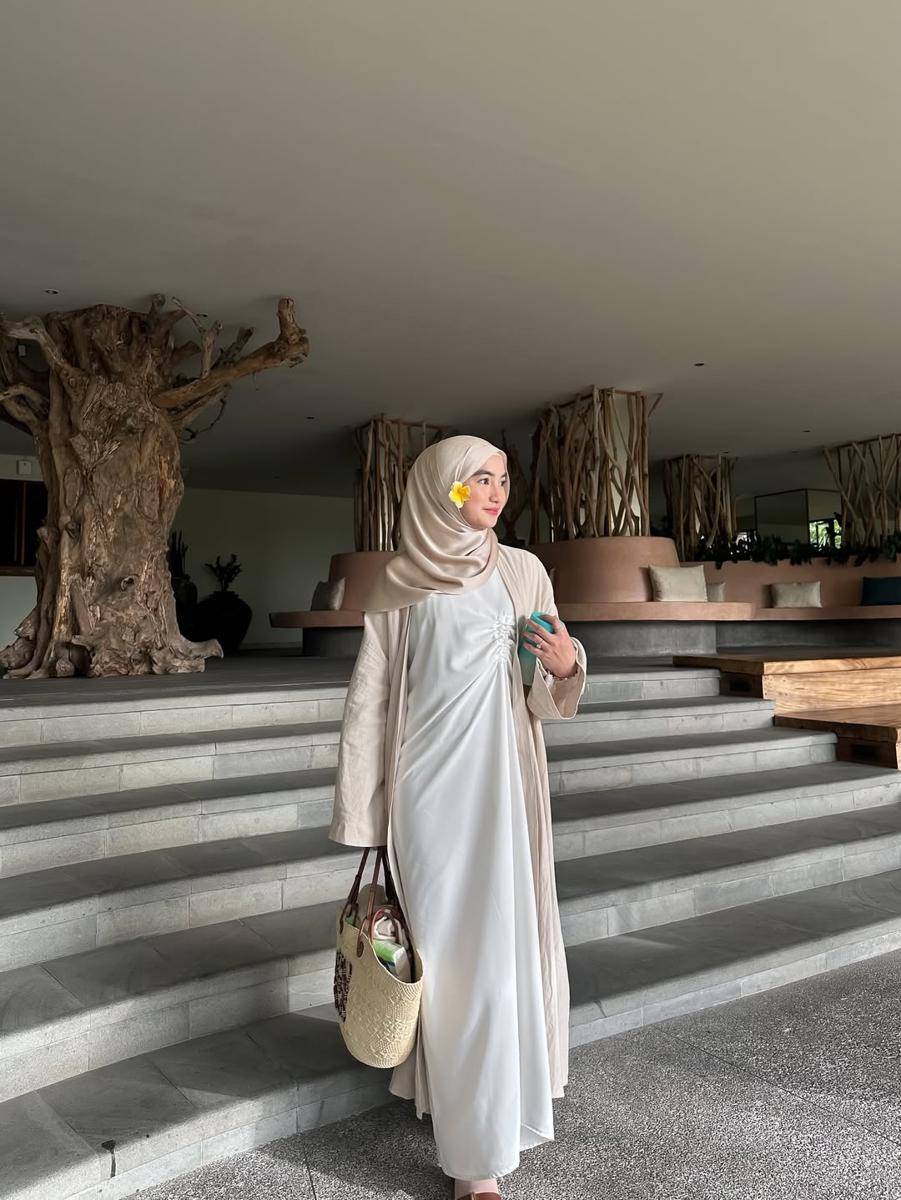 Inspirasi OOTD ala Olivia Finda (instagram.com/oliviafindas)