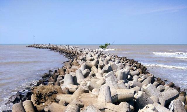 Pantai Glayem