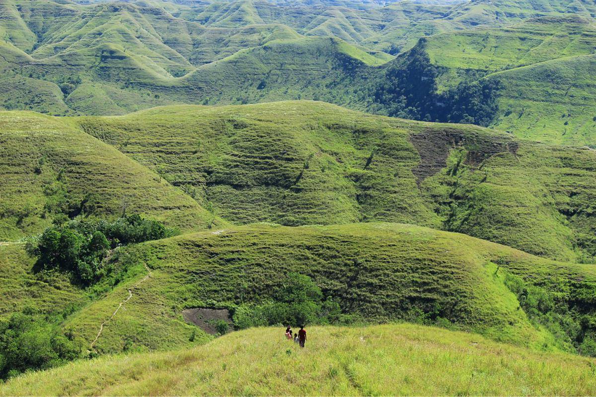 1599px-Sumba_Pulau_Seribu_Bukit.jpg