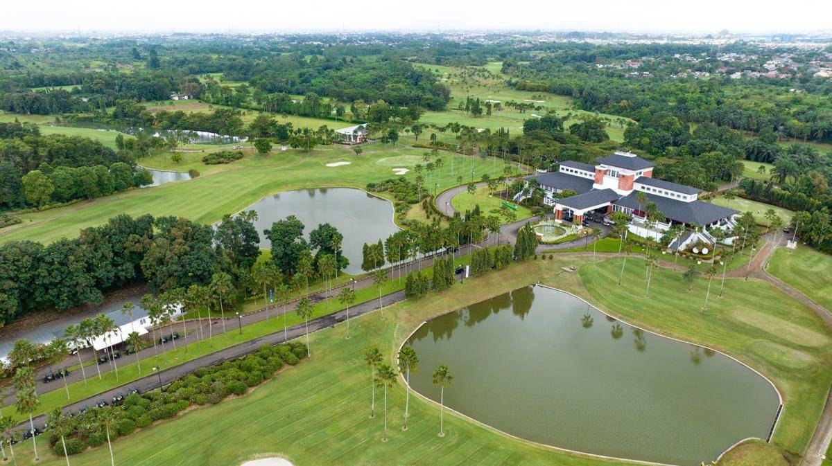 Emeralda Golf 02.jpg