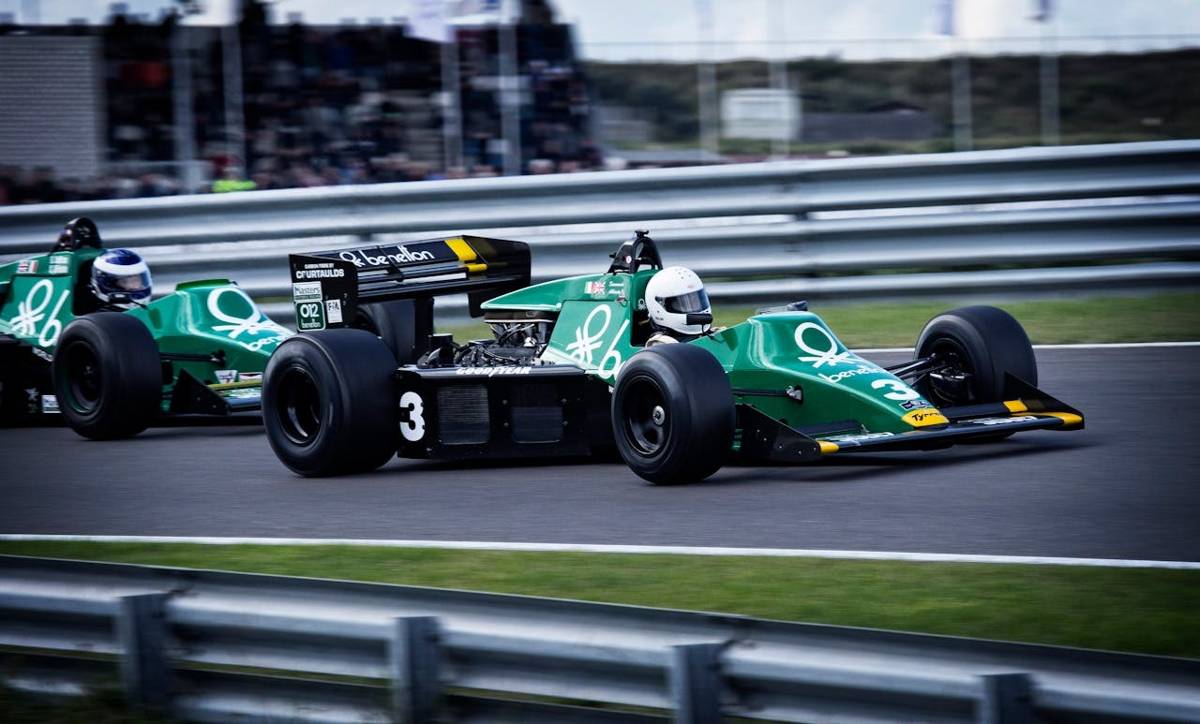 ilustrasi cara nonton live streaming F1 2025 (pexels.com/Chris Peeters)