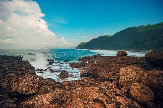 Pantai Kedung Tumpang di Tulungagung