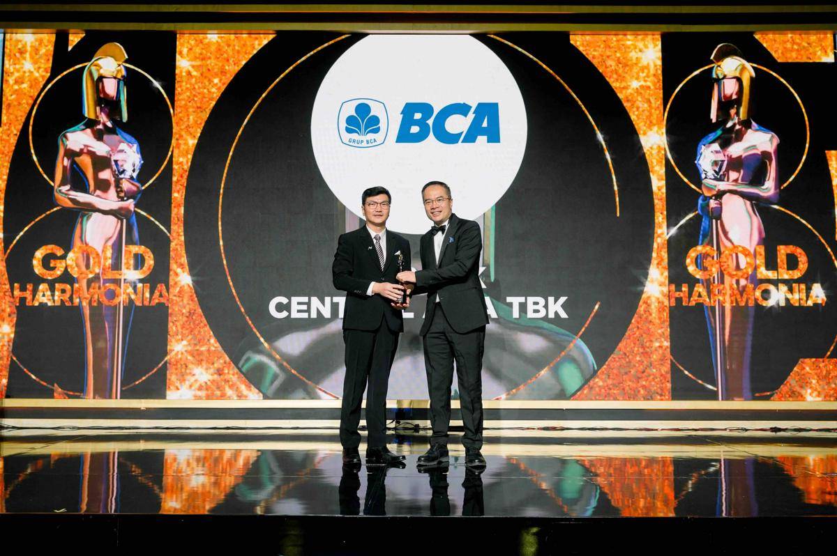 FOTO 1 - BCA Dinobatkan Sebagai Tempat Kerja Terbaik Selama 7 Tahun Berturut-turut.jpeg