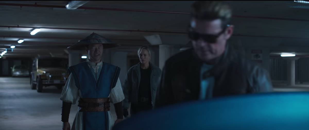 Raiden dan Sonya ketemu Johnny Cage.png