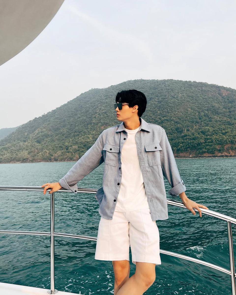 styling white pants ala Win Metawin (instagram.com/winmetawin)
