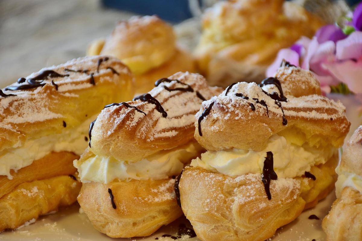 ilustrasi eclair (pixabay.com/RitaE)