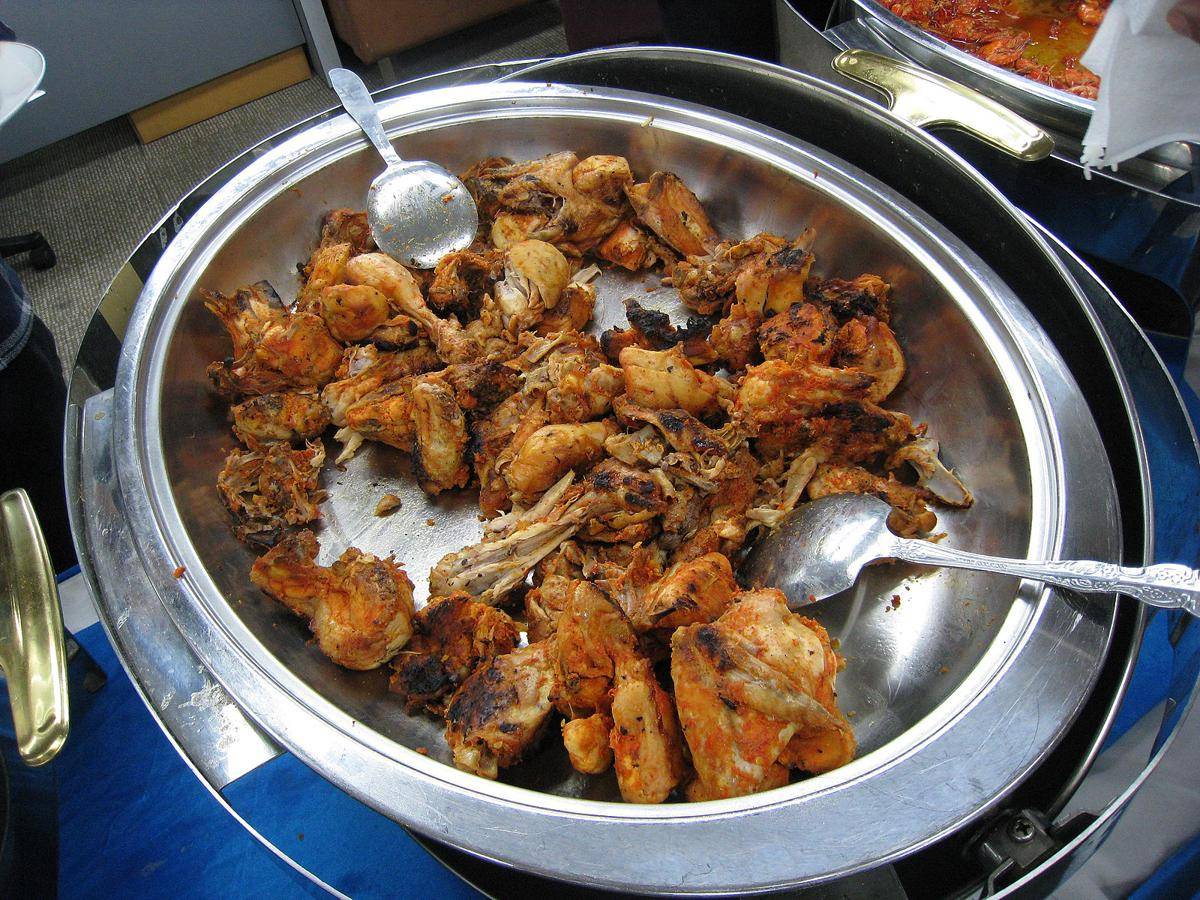 ilustrasi ayam bakar bumbu rujak (commons.wikimedia.org/Gunawan Kartapranata)