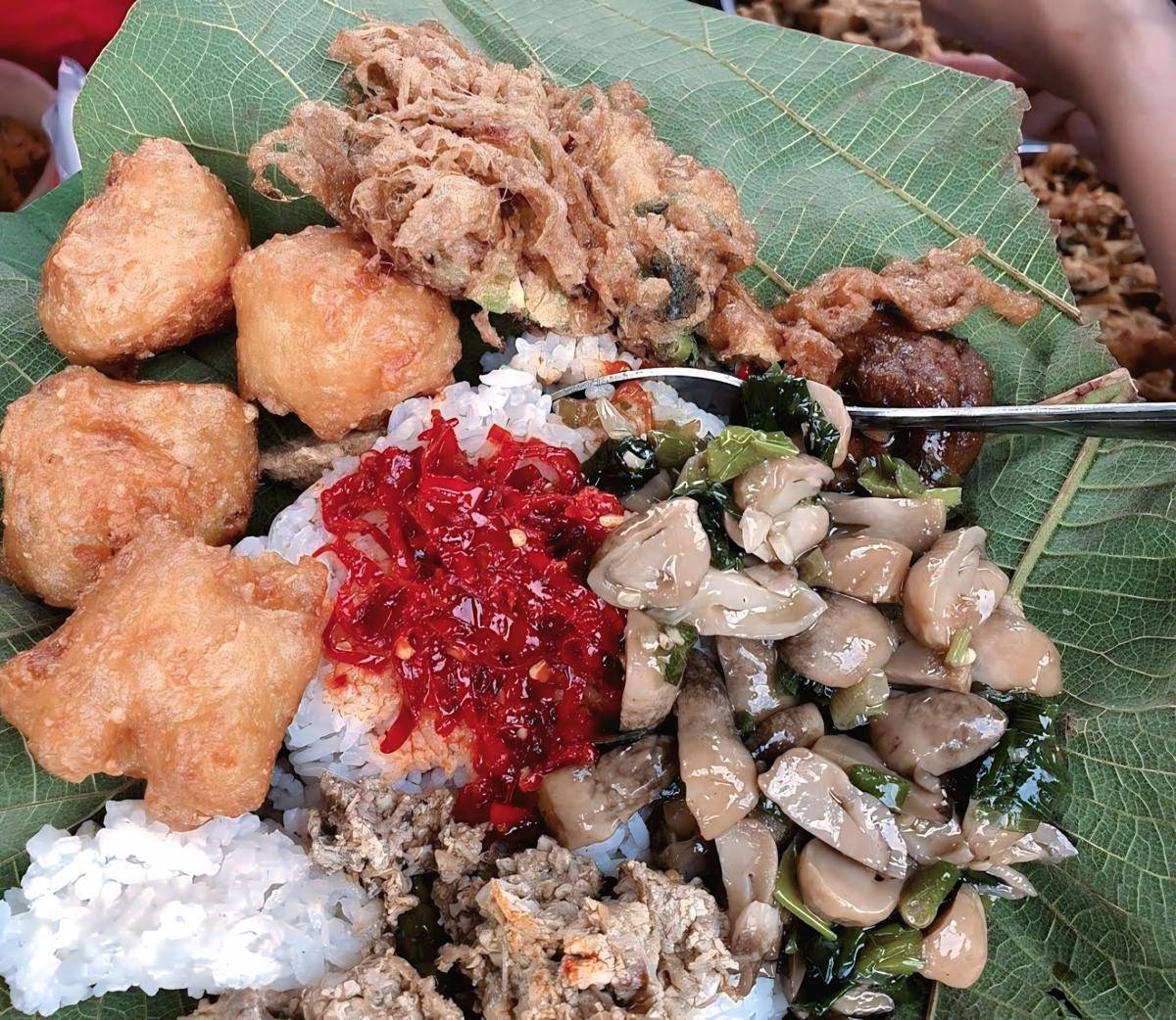 Nasi Jamblang Debleng (google.com/maps/Rouven)
