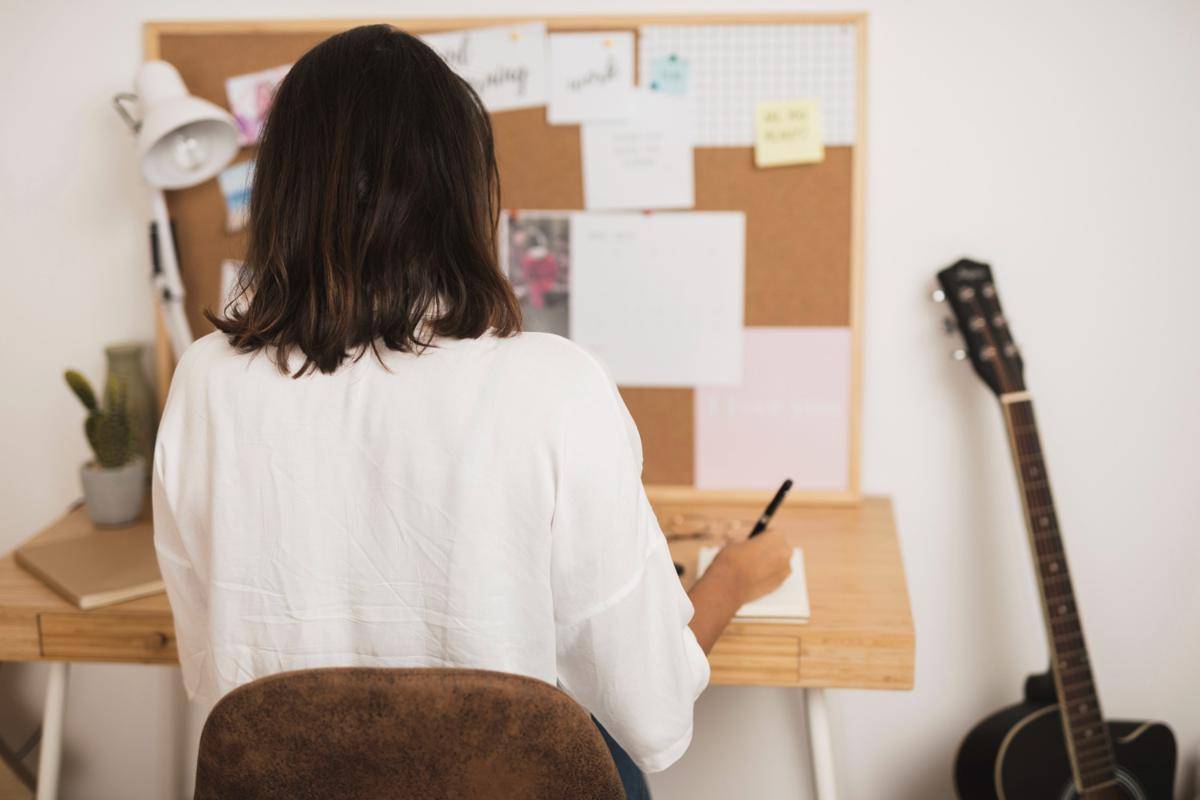 Tips Terhindar dari Stres Meski Lagi Banyak Deadline (Freepik/ Freepik)