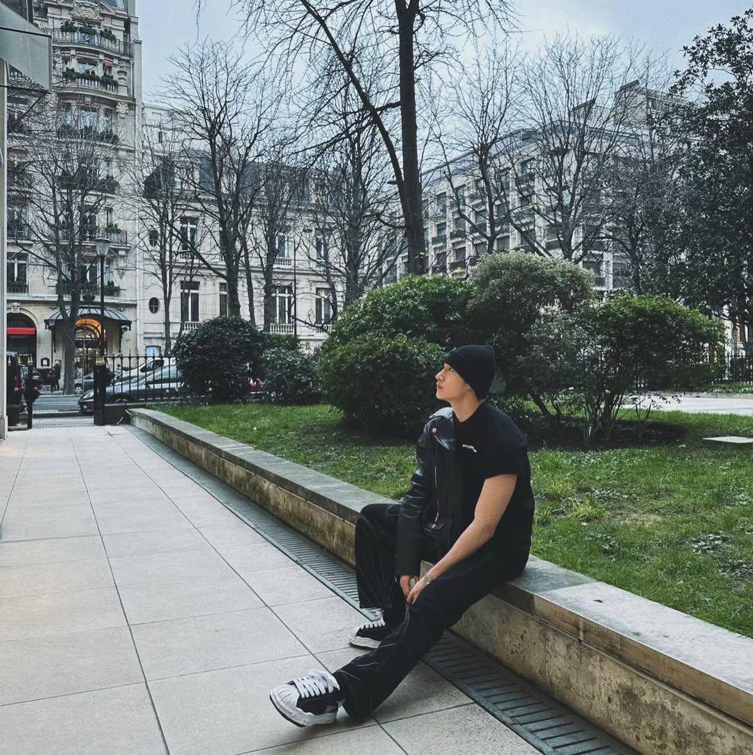 Gaya Busana Bang Chan STRAY KIDS (instagram.com/gnabnahc)