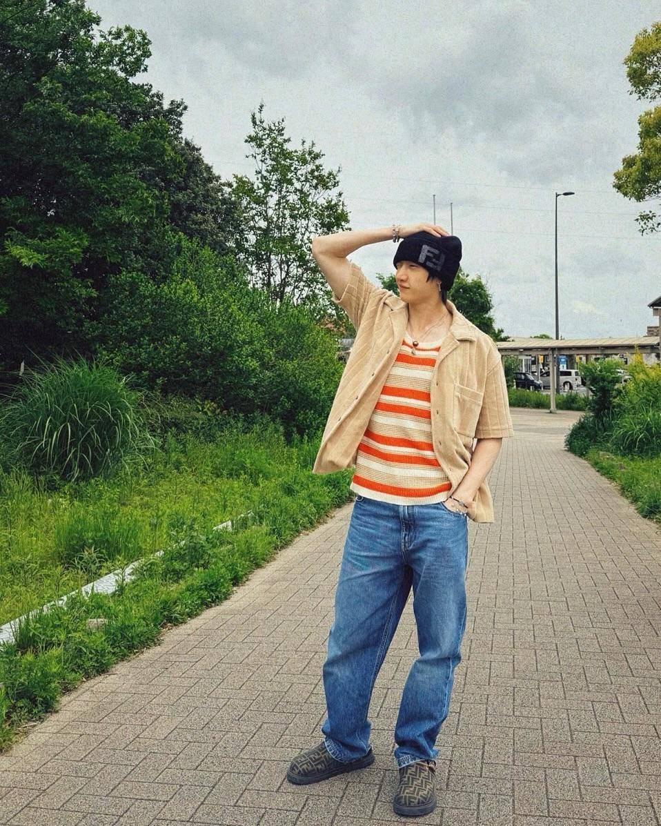 Gaya Busana Bang Chan STRAY KIDS (instagram.com/gnabnahc)