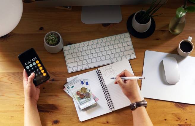 Budget belanja (freepik.com/wirestock)