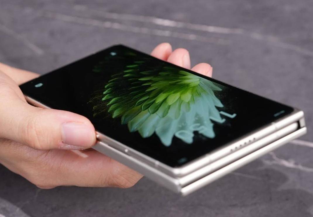 TECNO PHANTOM Ultimate G Fold.jpg