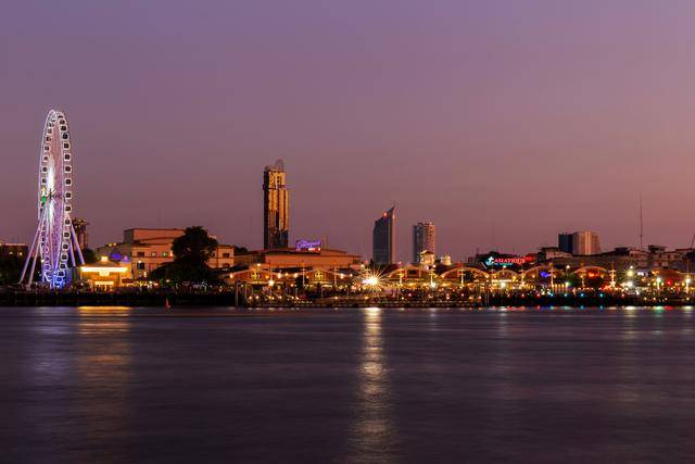 Asiatique The Riverfront