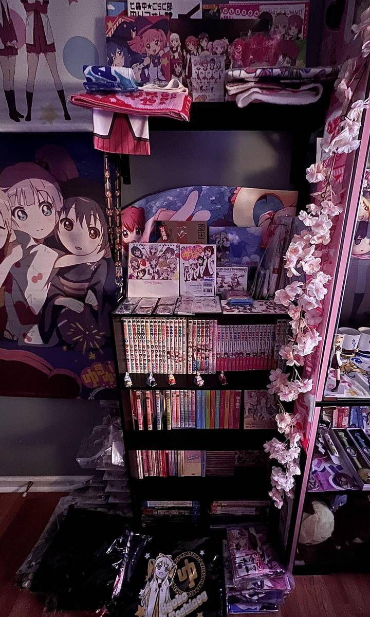 potret koleksi Yuru Yuri (reddit.com/user/crimvael28)