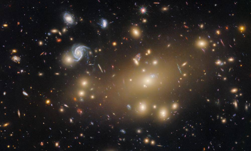 gambar galaksi di alam semesta (nasa.com/ESA/Hubble & NASA, M Postman, P Kelly)