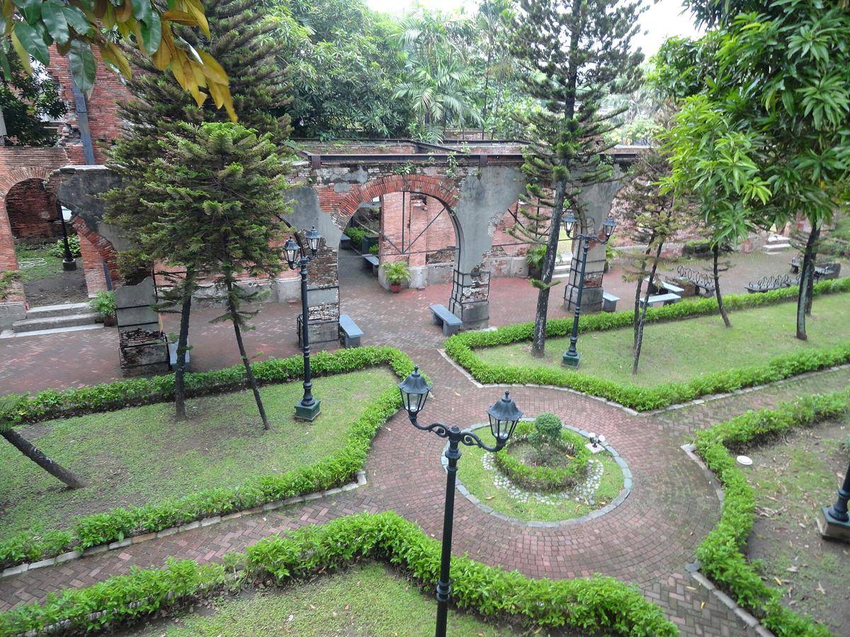 potret Fort Santiago (commons.m.wikimedia.org/Fabio Achilli)