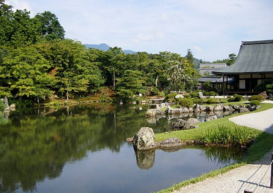 potret kuil Tenryu-ji (commons.wikimedia.org/MyName)