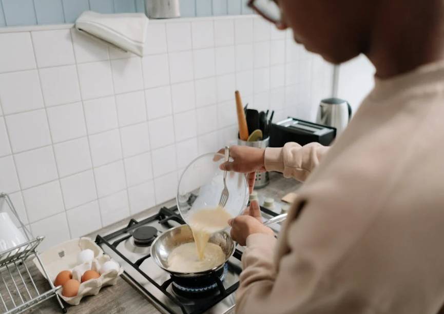 illustrasi memasak (pexels.com/cottonbro studio)