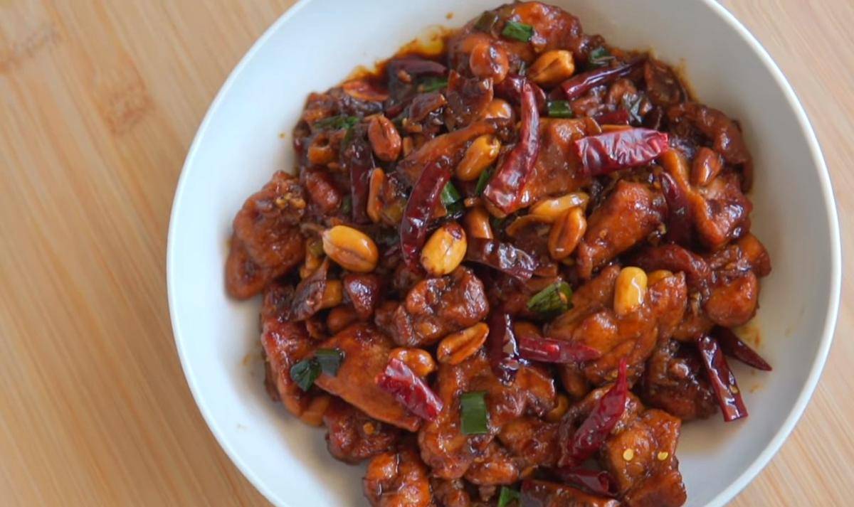 ilustrasi ayam kung pao rumahan (YouTube.com/Luvita Ho)