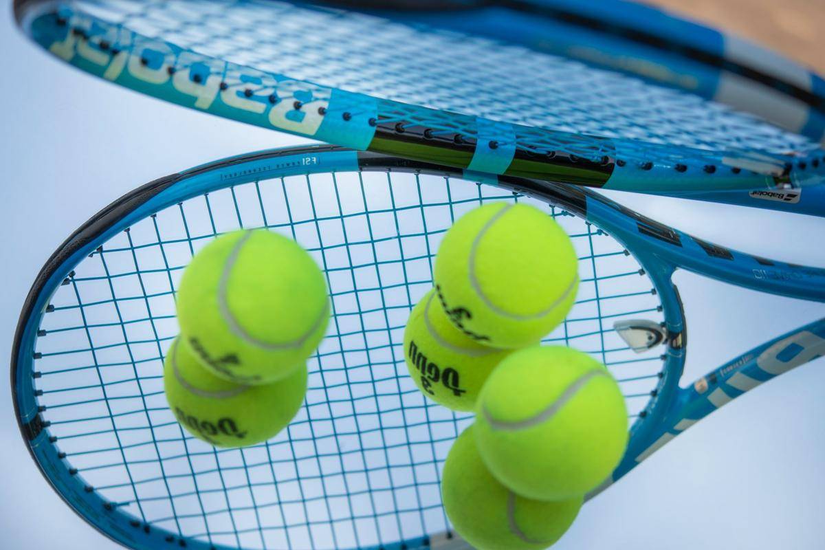 ilustrasi bola tenis