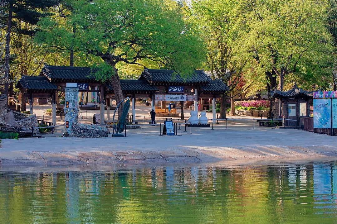 Potret Nami Island di Korea Selatan (instagram.com/namiisland_naminara)elatan (instagram.com/namiisland_naminara)