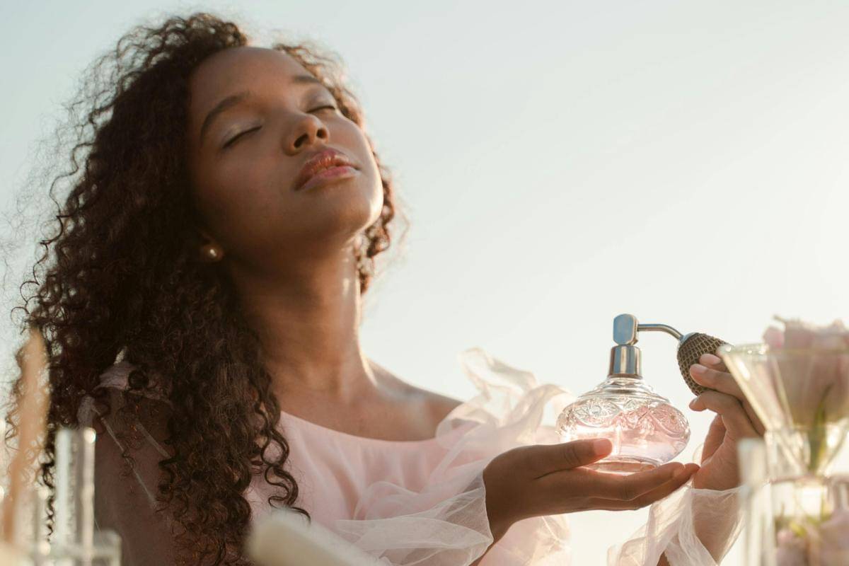Ilustrasi parfum unisex (pexels.com/Ron Lach)