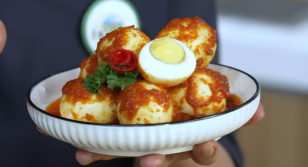 Telur bumbu balado 