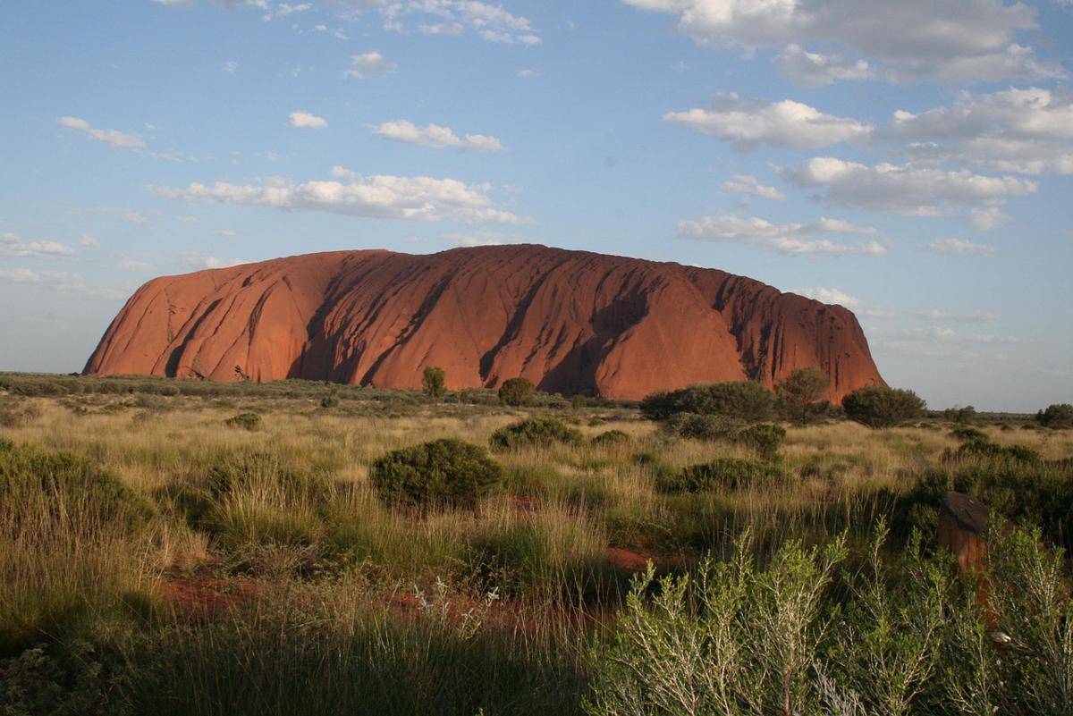 potret Uluru, Australia (pixabay.com/ThousandImages)