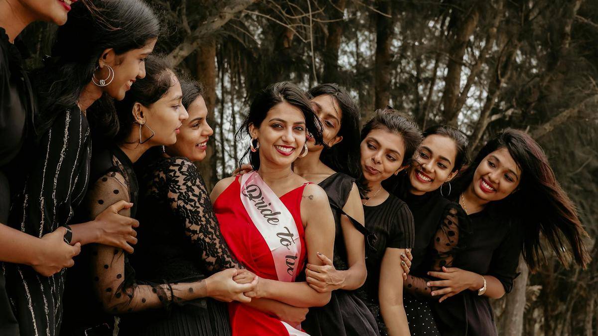 ilustrasi bridal shower (pexels.com/AMBADY KOLAZHIKKARAN)